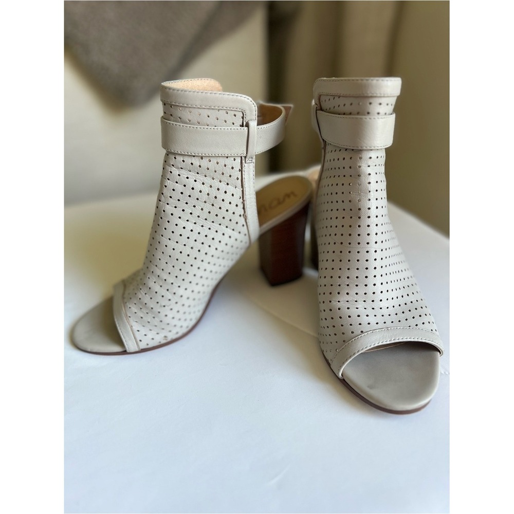 Sam Edelman Perforated Peep-Toe Block Heel Ankle Bootie in Light Beige size 7